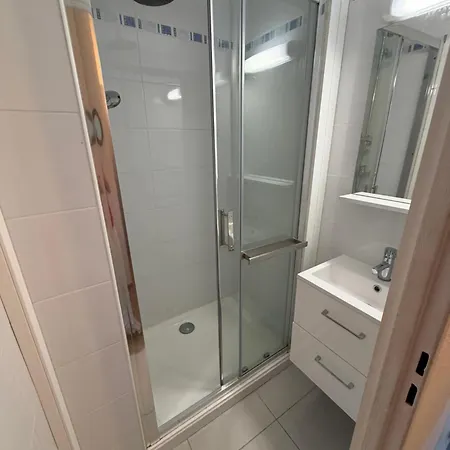 Résidence Ipanema Avec Piscine, Terrain De Tennis, Table De Ping Pong *